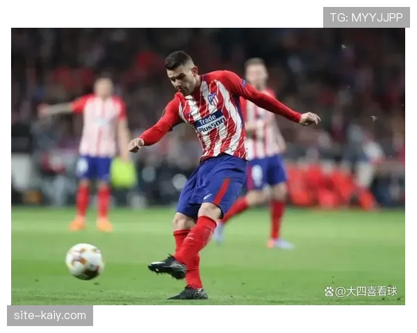 特写:皮诺罚失关键点球后,比利亚雷亚尔主场陷入短暂沉寂